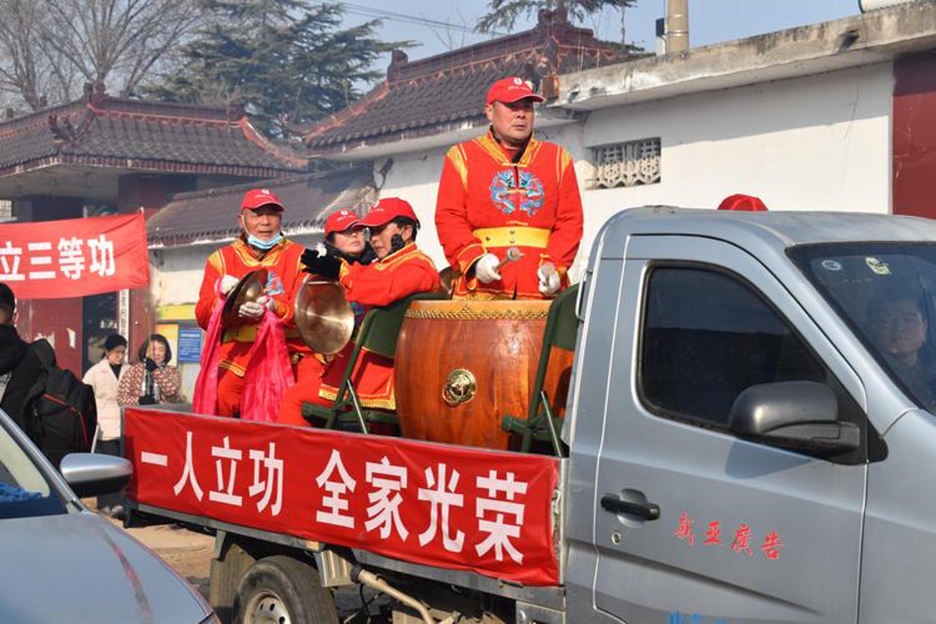 许伟建出租车